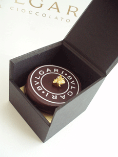 ブルガリのケース入りチョコレート